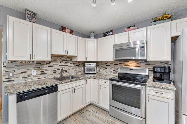 3839 Island Club Circle, Lake Worth, FL 33462