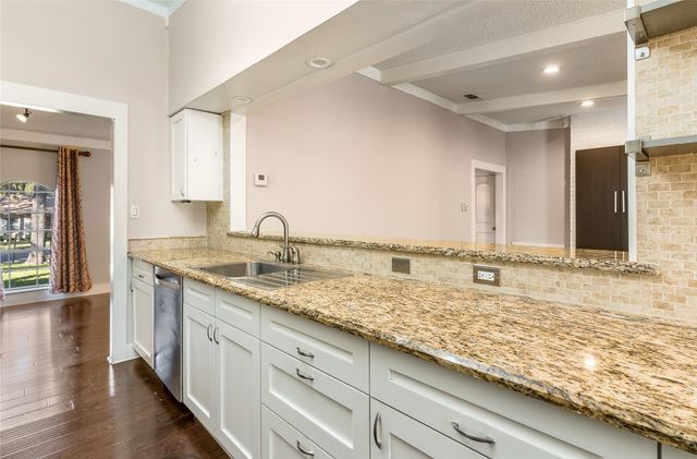 203 Walnut Way, Euless, TX 76039