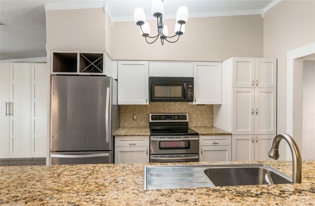 203 Walnut Way, Euless, TX 76039