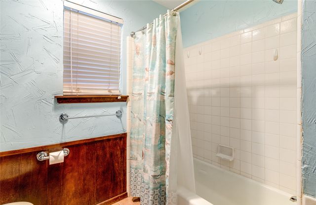 203 Walnut Way, Euless, TX 76039