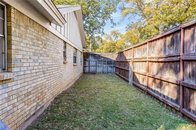 203 Walnut Way, Euless, TX 76039