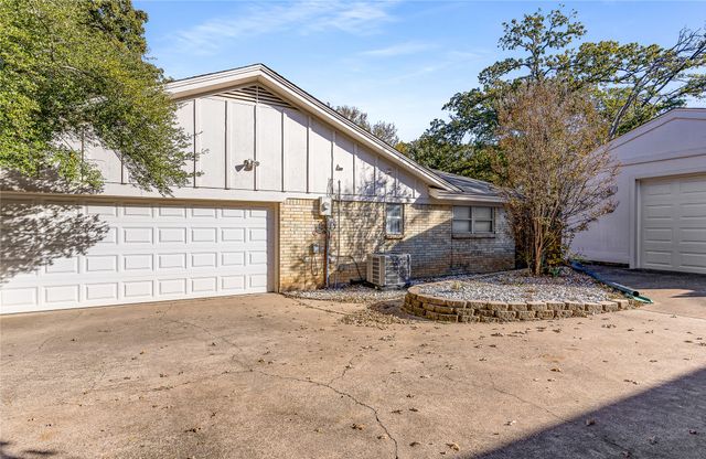 203 Walnut Way, Euless, TX 76039