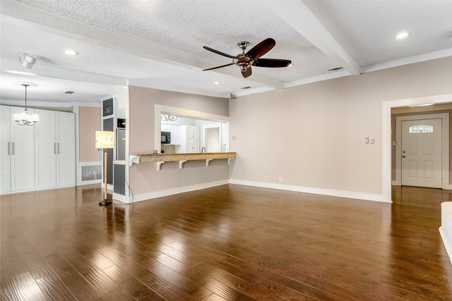 203 Walnut Way, Euless, TX 76039