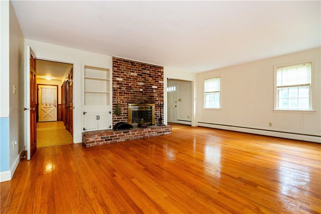 90 Moswansicut Lake Drive, Scituate, RI 02857