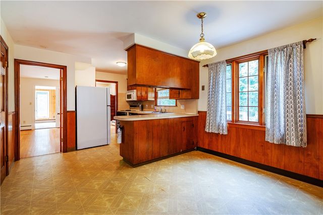 90 Moswansicut Lake Drive, Scituate, RI 02857