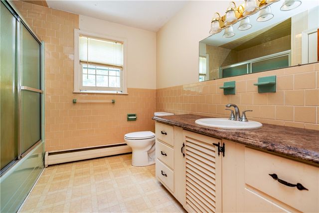90 Moswansicut Lake Drive, Scituate, RI 02857