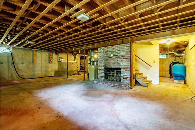 90 Moswansicut Lake Drive, Scituate, RI 02857