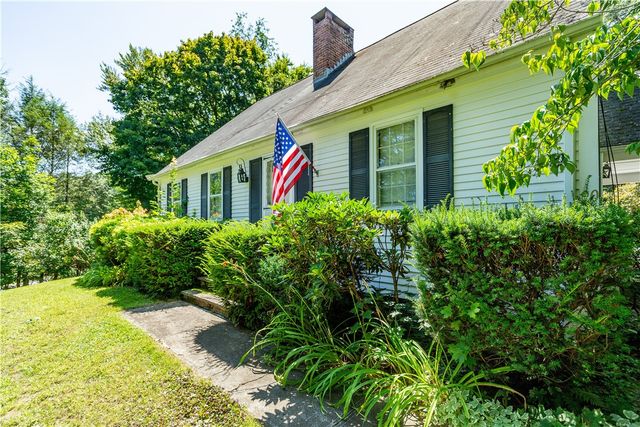 90 Moswansicut Lake Drive, Scituate, RI 02857