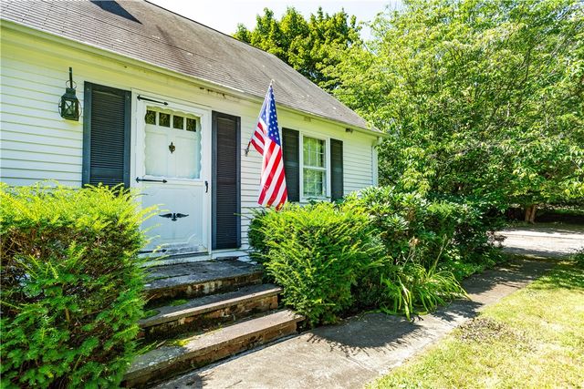 90 Moswansicut Lake Drive, Scituate, RI 02857