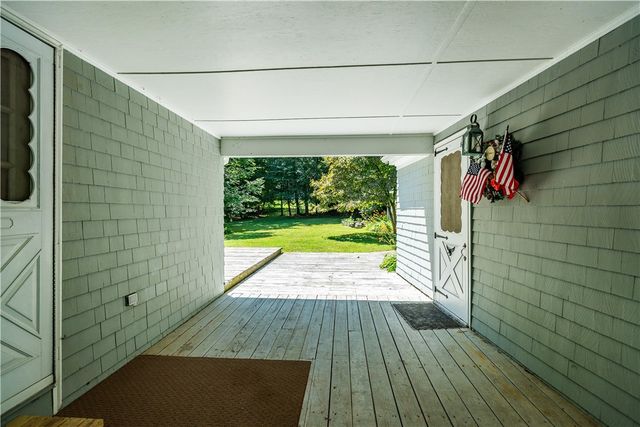 90 Moswansicut Lake Drive, Scituate, RI 02857