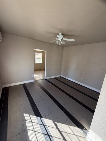 2324 6th St, Hughson, CA 95326