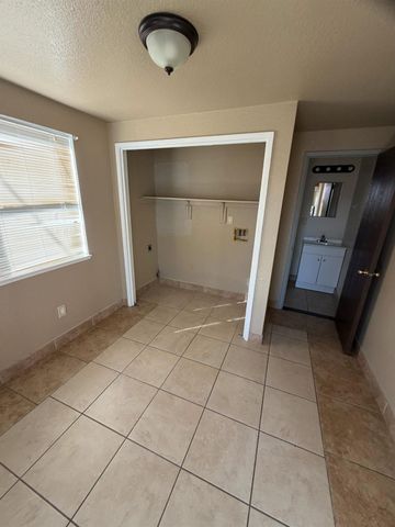 2324 6th St, Hughson, CA 95326