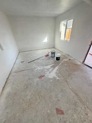 2324 6th St, Hughson, CA 95326