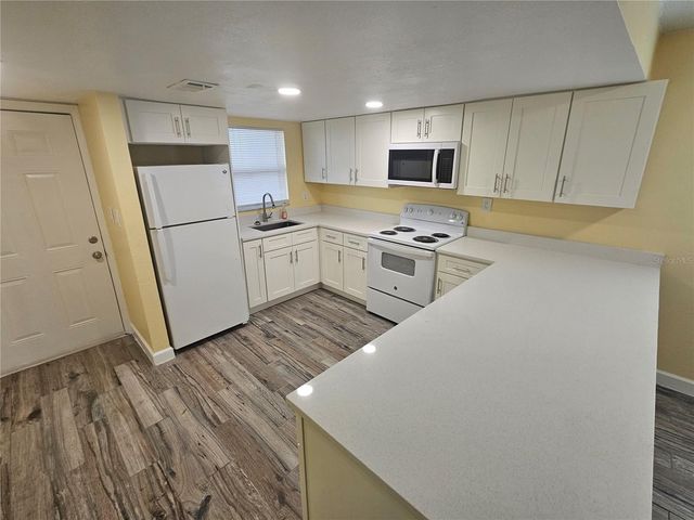 2035 ALPINE ROAD 4, Clearwater, FL 33755