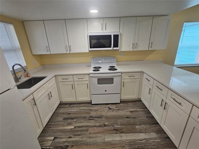 2035 ALPINE ROAD 4, Clearwater, FL 33755