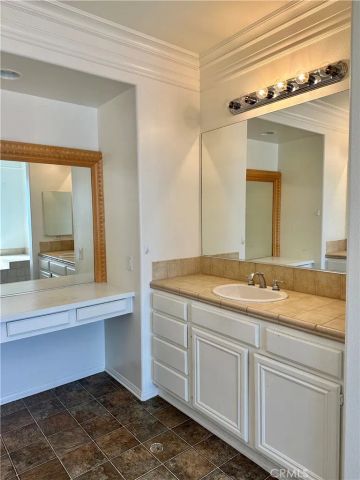 28467 Falcon Crest, Canyon Country, CA 91351