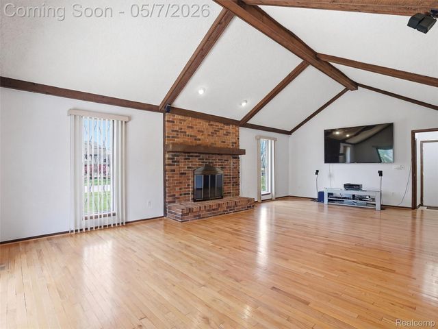 5800 Naneva Court, West Bloomfield Charter Township, MI 48322