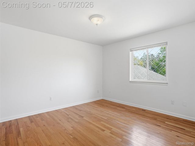 5800 Naneva Court, West Bloomfield Charter Township, MI 48322