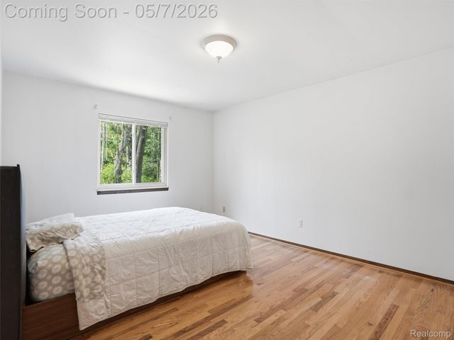 5800 Naneva Court, West Bloomfield Charter Township, MI 48322