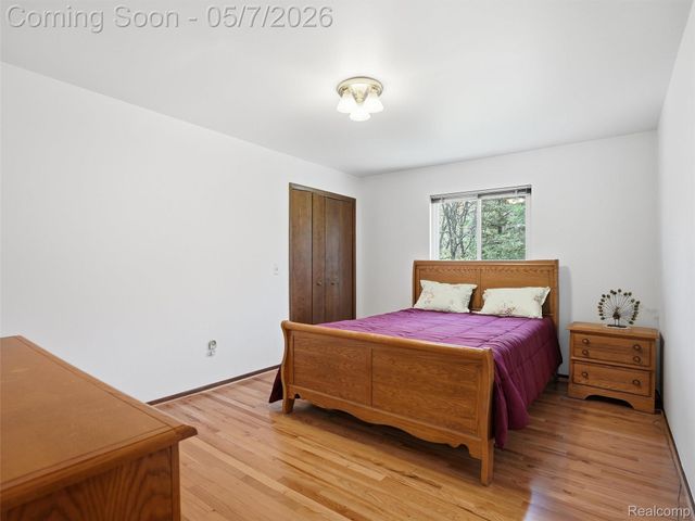 5800 Naneva Court, West Bloomfield Charter Township, MI 48322