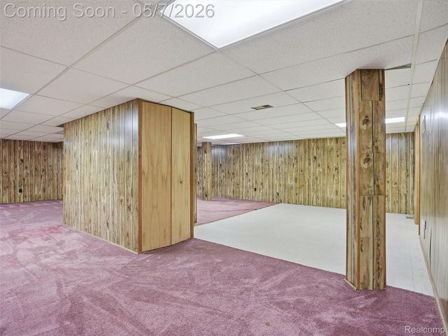 5800 Naneva Court, West Bloomfield Charter Township, MI 48322