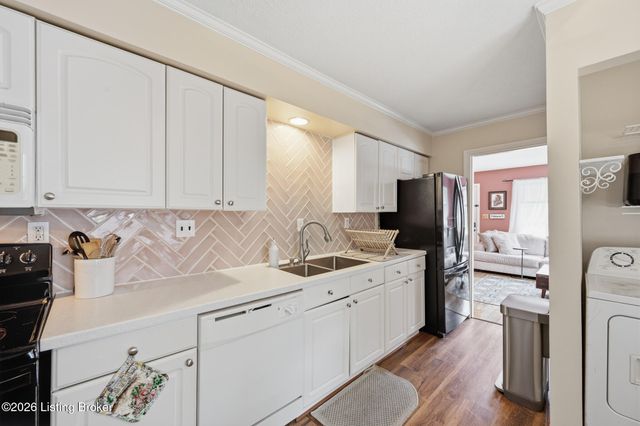 2512 Browns Ln, Louisville, KY 40220