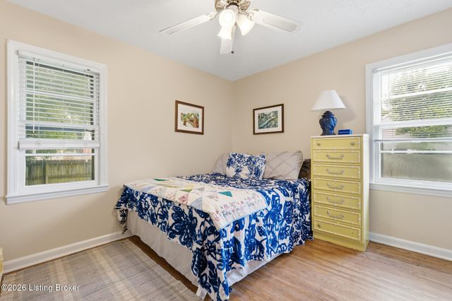 2512 Browns Ln, Louisville, KY 40220