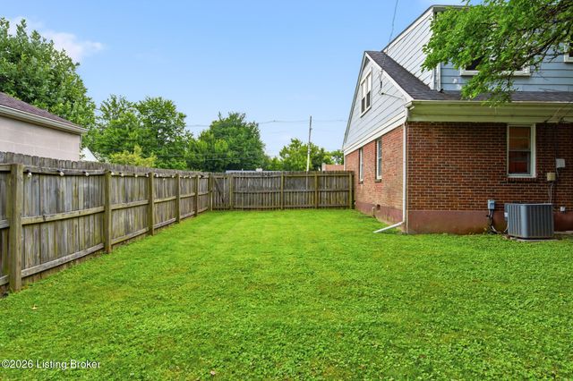 2512 Browns Ln, Louisville, KY 40220