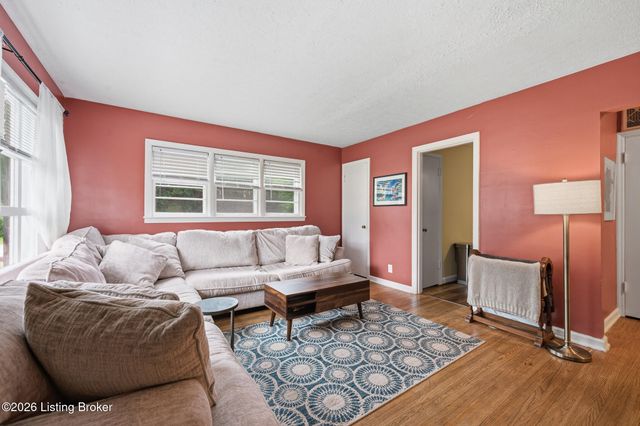 2512 Browns Ln, Louisville, KY 40220