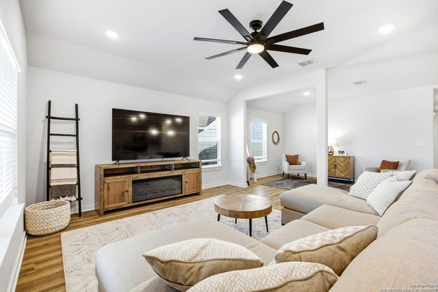 3621 Meteor, New Braunfels, TX 78130