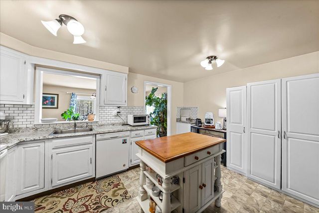 26 GREENTREE LN, Malvern, PA 19355