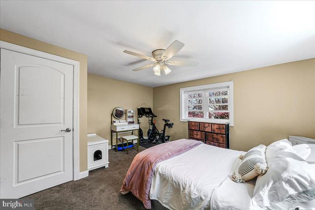 26 GREENTREE LN, Malvern, PA 19355