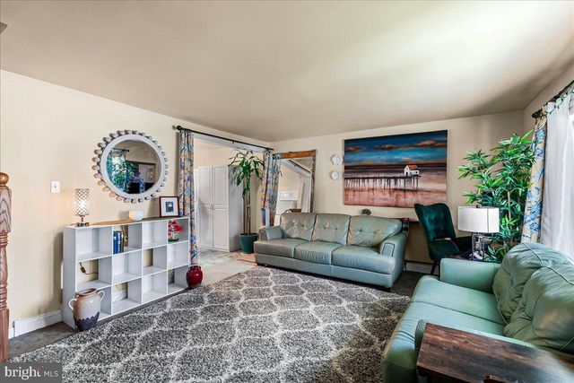 26 GREENTREE LN, Malvern, PA 19355