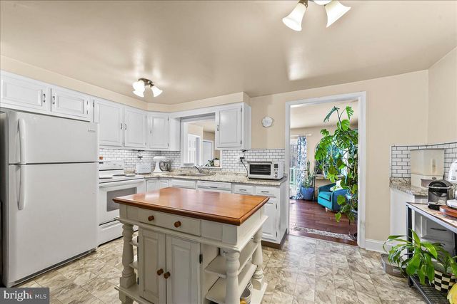 26 GREENTREE LN, Malvern, PA 19355