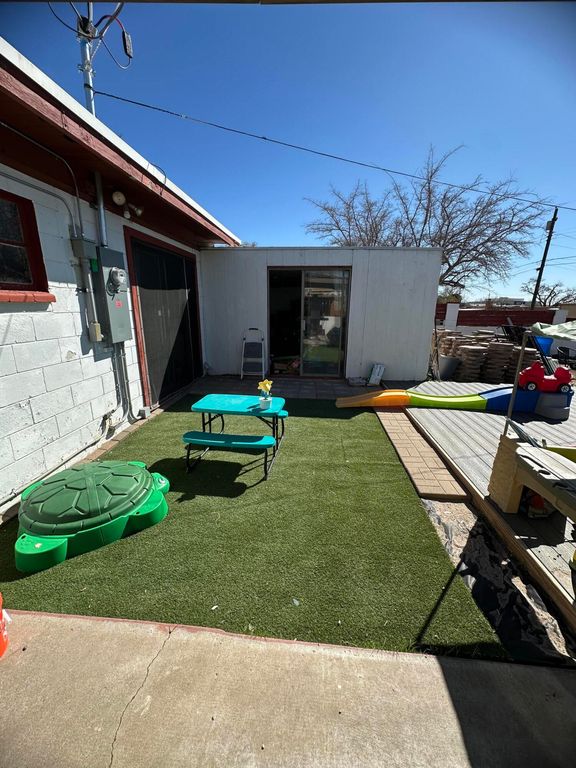 Image 19 of property listing at 2705 Georgia Street NE, Albuquerque, NM 87110