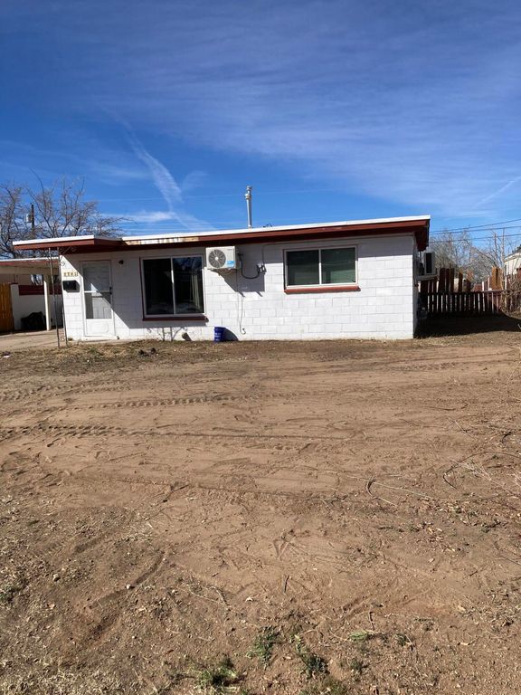 Image 2 of property listing at 2705 Georgia Street NE, Albuquerque, NM 87110