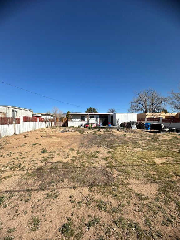 Image 22 of property listing at 2705 Georgia Street NE, Albuquerque, NM 87110