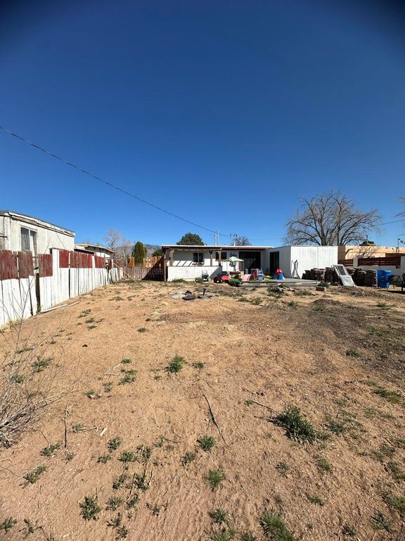 Image 23 of property listing at 2705 Georgia Street NE, Albuquerque, NM 87110