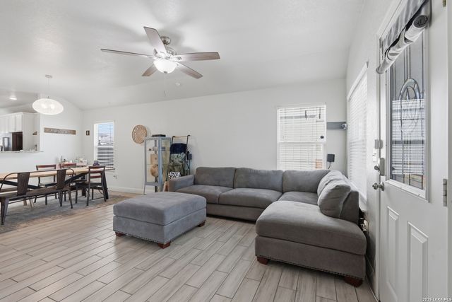 5727 Midcrown, San Antonio, TX 78218