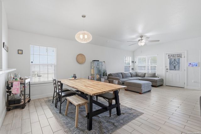 5727 Midcrown, San Antonio, TX 78218