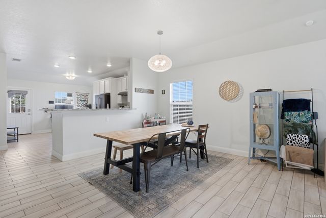 5727 Midcrown, San Antonio, TX 78218