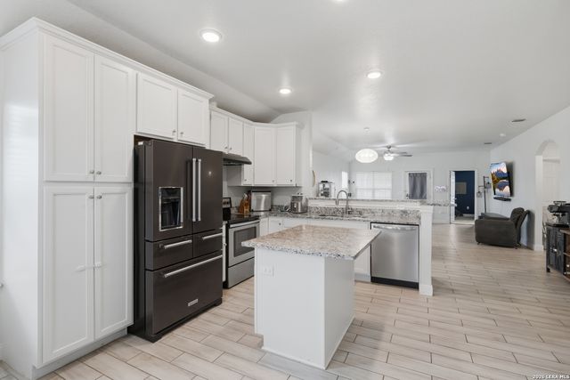 5727 Midcrown, San Antonio, TX 78218