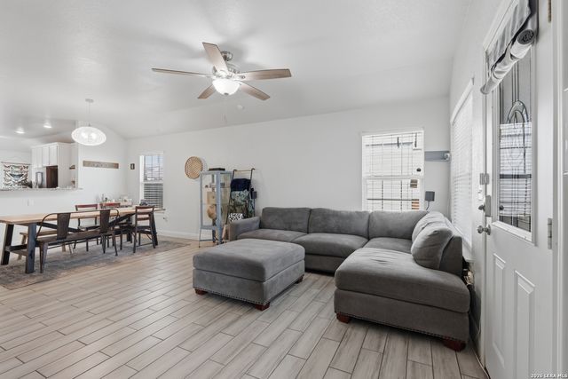 5727 Midcrown, San Antonio, TX 78218