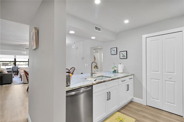 31 Plantation Drive 203, Vero Beach, FL 32966