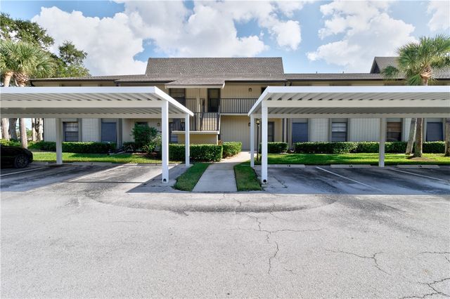 31 Plantation Drive 203, Vero Beach, FL 32966