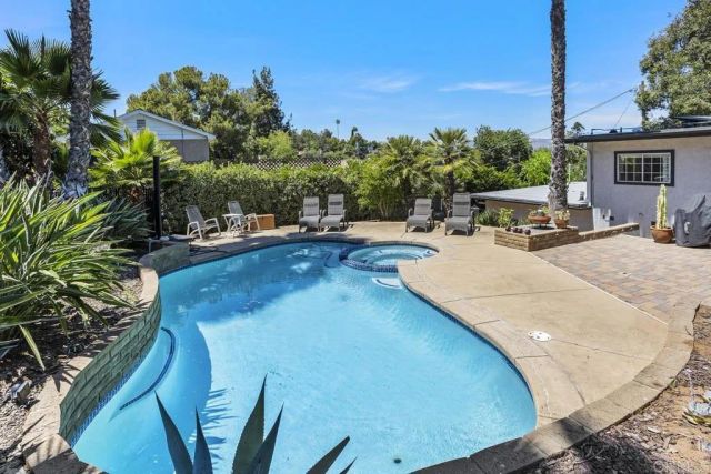 1001 Ontario St, Escondido, CA 92025