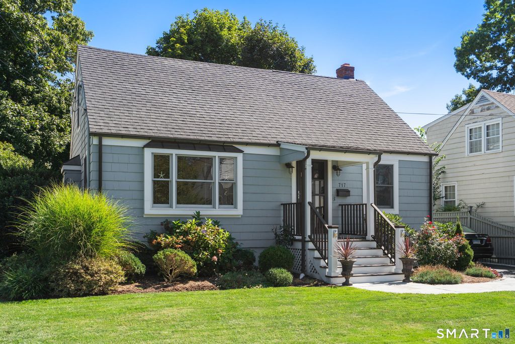 717 Riverside Drive, Fairfield, CT 06824
