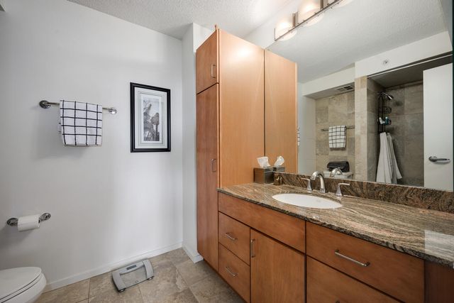 9725 Woods Drive 1002, Skokie, IL 60077