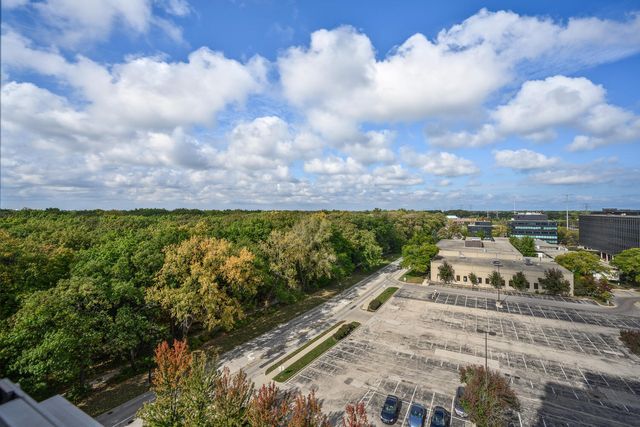 9725 Woods Drive 1002, Skokie, IL 60077