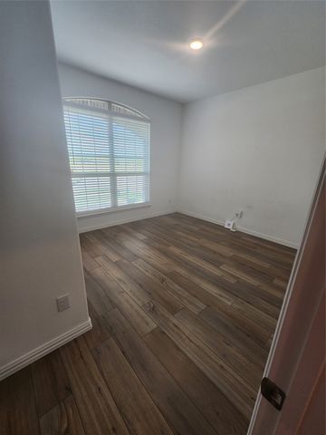 3005 Sovereignty Drive, Denton, TX 76207